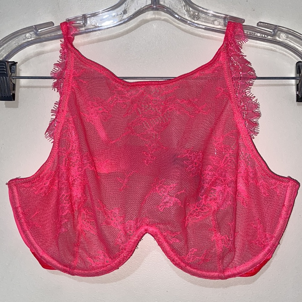 Victorias Secret Chantilly High Neck Floral Sheer Lace  Brallete size 34DD